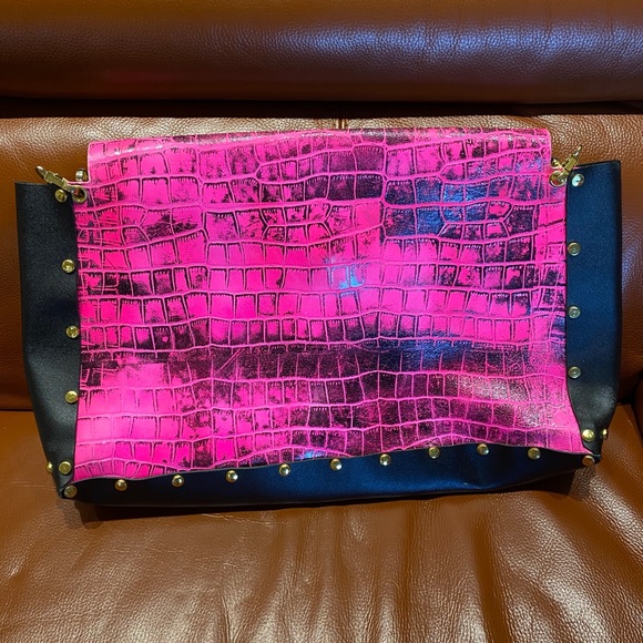NWT Twisted Sisters Pink Alligator Tote Bag - Picture 2 of 6